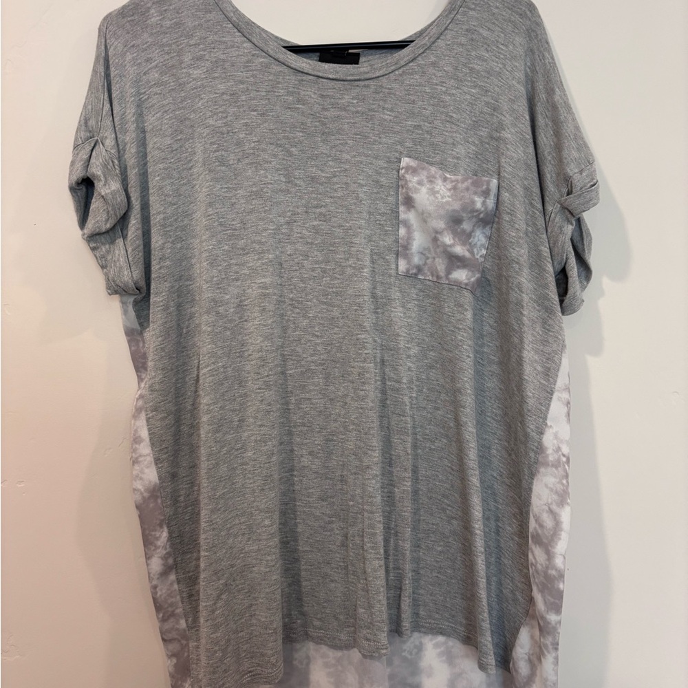 Bobeau Gray and White Short Sleeve Top